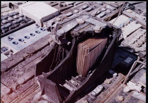 连破两起走私废物大案