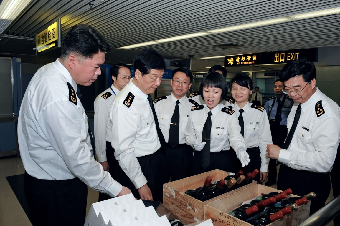 2011年4月21日署长于广洲、副署长邹志武到深