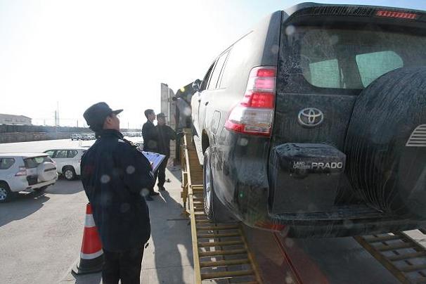 青岛口岸进口整车乘火车直抵新疆海关高效服务