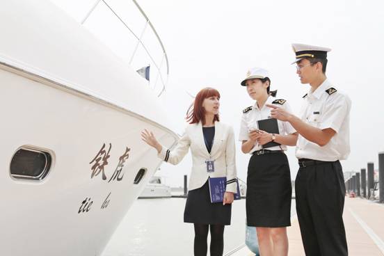 广东自贸区南沙片区首家游艇水上保税仓正式运