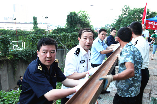 南昌海关严阵以待 全力防汛除险(图)