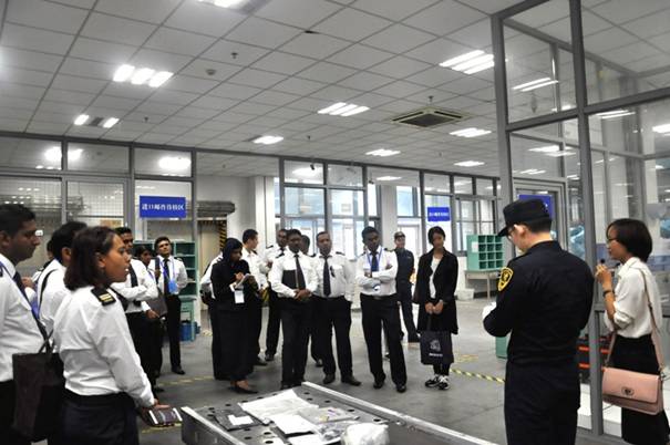 毛里求斯海关管理研修班在南京海关参观考察(