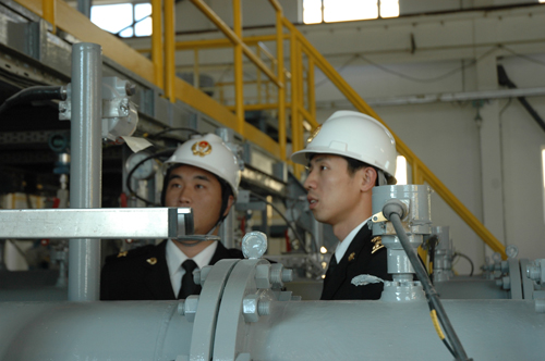 哈尔滨漠河海关坚守一线,24小时无假监管中俄