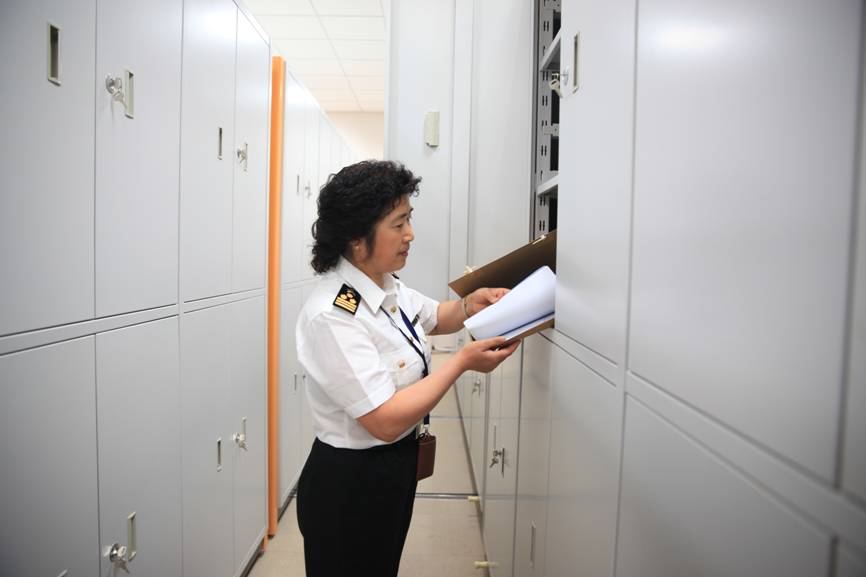 掠影:一辈子做好一件事 她让平凡的档案管理岗