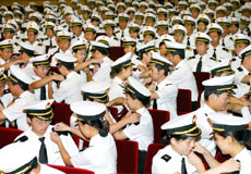 青岛海关举行海关关衔授予仪式