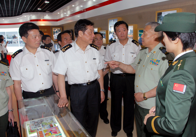 署长于广洲、武警部队司令员王建平视察武警海关执勤训练基地筹建情况