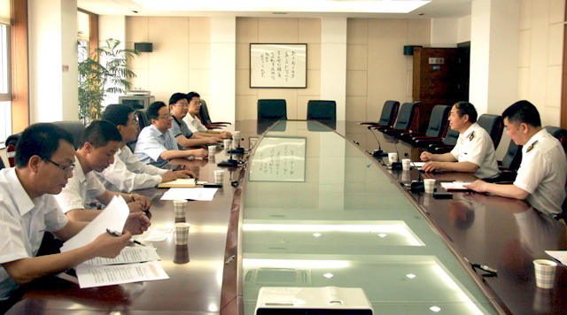 启东市副市长张卫生率队来南通海关开展工作交