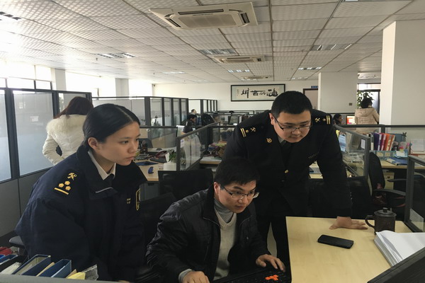 我在物流公司上班,做会计,我想请问一下我们公