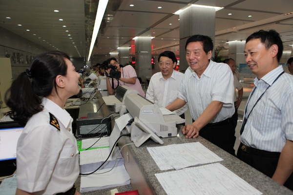 上海海关学院_重庆海关收入(2)