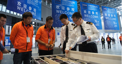 上海海关量体裁衣助力世界最大展馆迎首展考