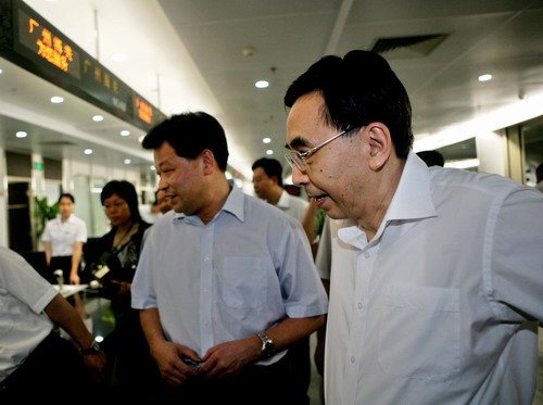 林雄等省、市领导莅临广州市政务服务中心指导