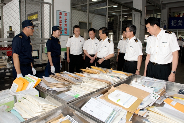 倪岳峰到辽宁省内海关调研(图)