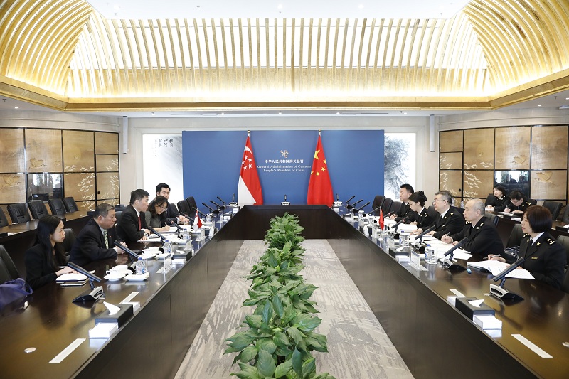 海关总署副署长张宝峰会见新加坡永续发展与环境部常任秘书王赐吉