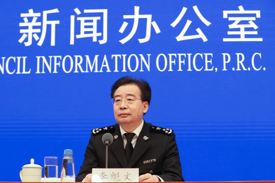 海关总署新闻发言人,统计分析司司长李魁文