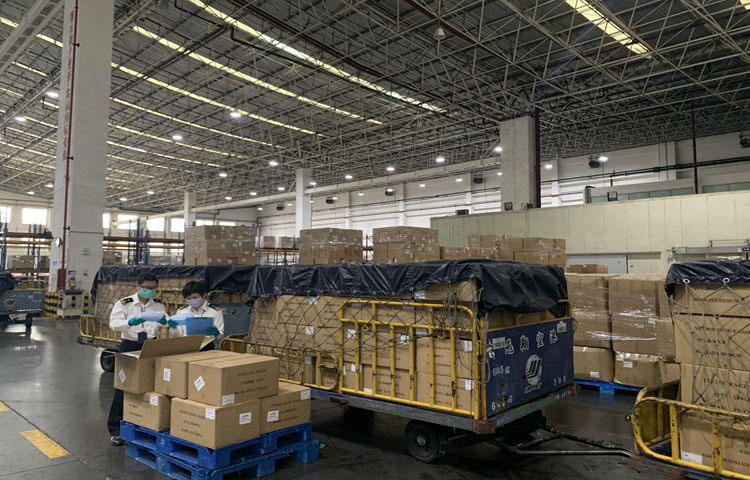 厦门海关全力保障乌克兰政府首批采购防疫物资快速通关（图）