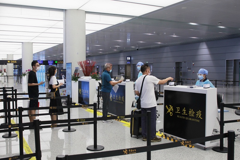珠澳口岸通关畅顺（图）2