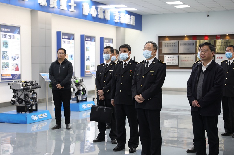 图为：3月25日陶治国在昆明综合保税区调研1  李夏 摄 JPG