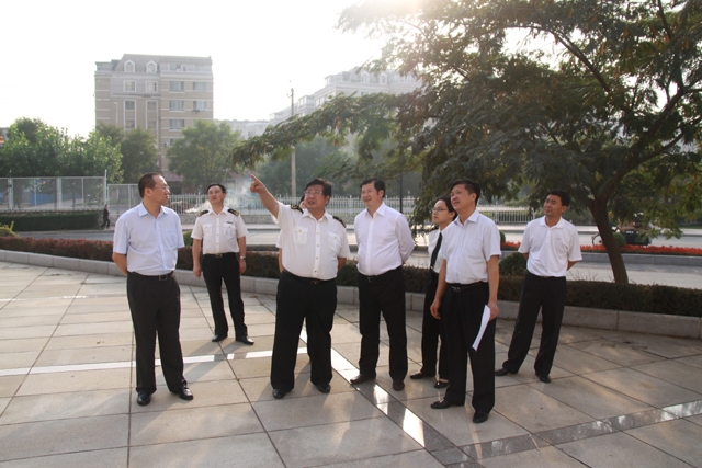 张志南关长、韩森副关长到保税区海关视察大连